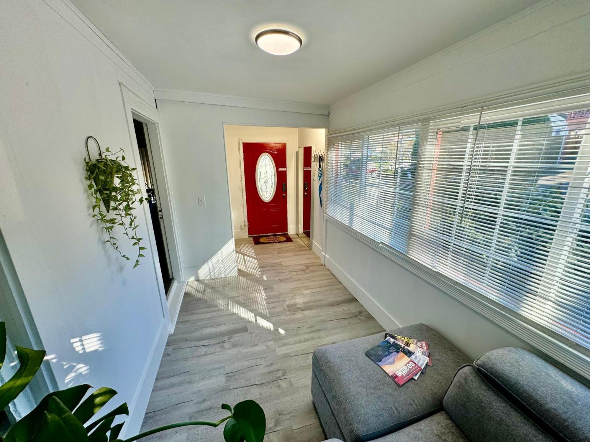 Seattle Home With 2 Bedrooms A King Bed Queen Bed And An Extra Sofa Bed Located 10 Minutes From Seatac Airport And 20 Minutes From Downtown Buitenkant foto