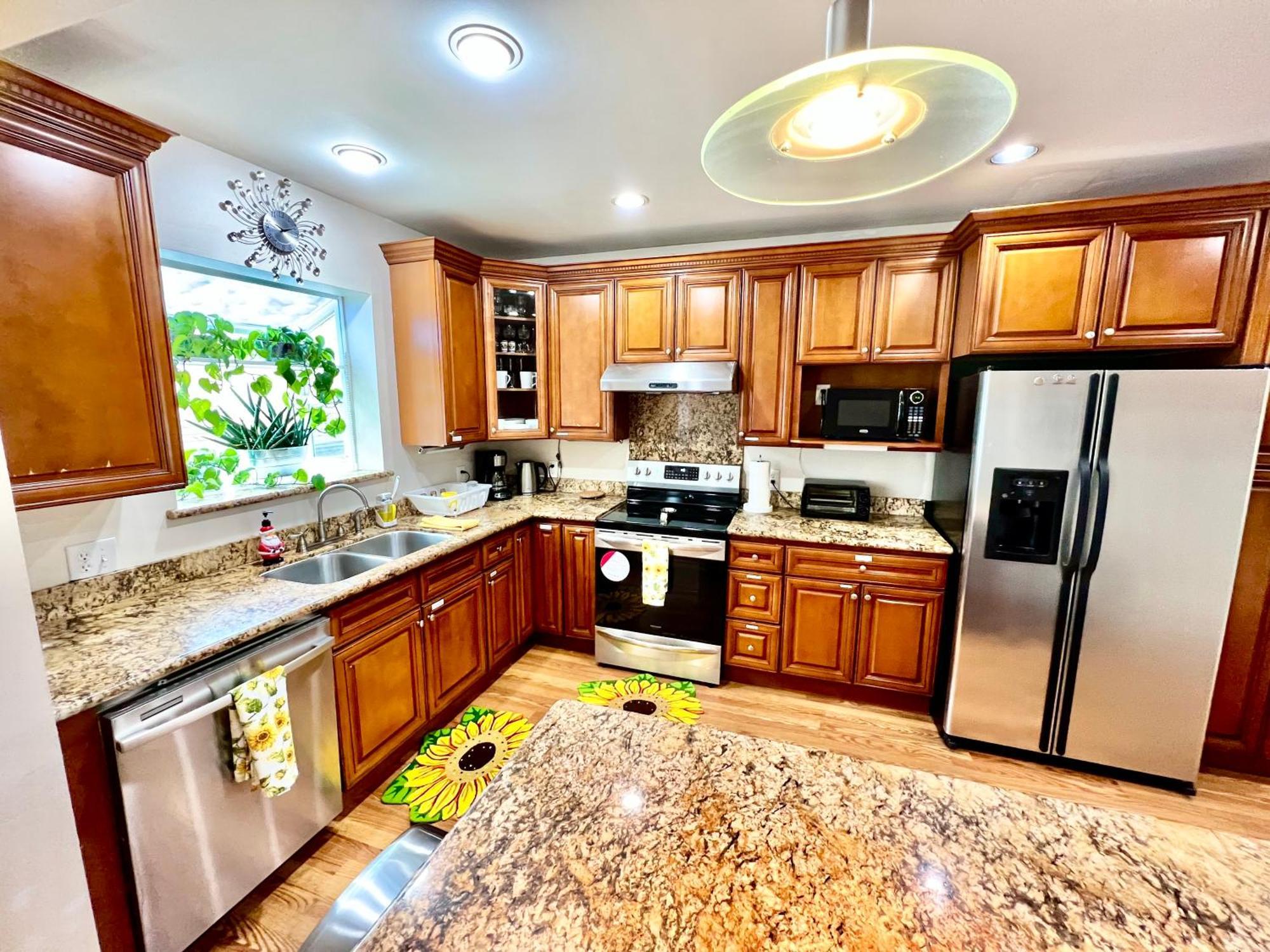 Seattle Home With 2 Bedrooms A King Bed Queen Bed And An Extra Sofa Bed Located 10 Minutes From Seatac Airport And 20 Minutes From Downtown Buitenkant foto