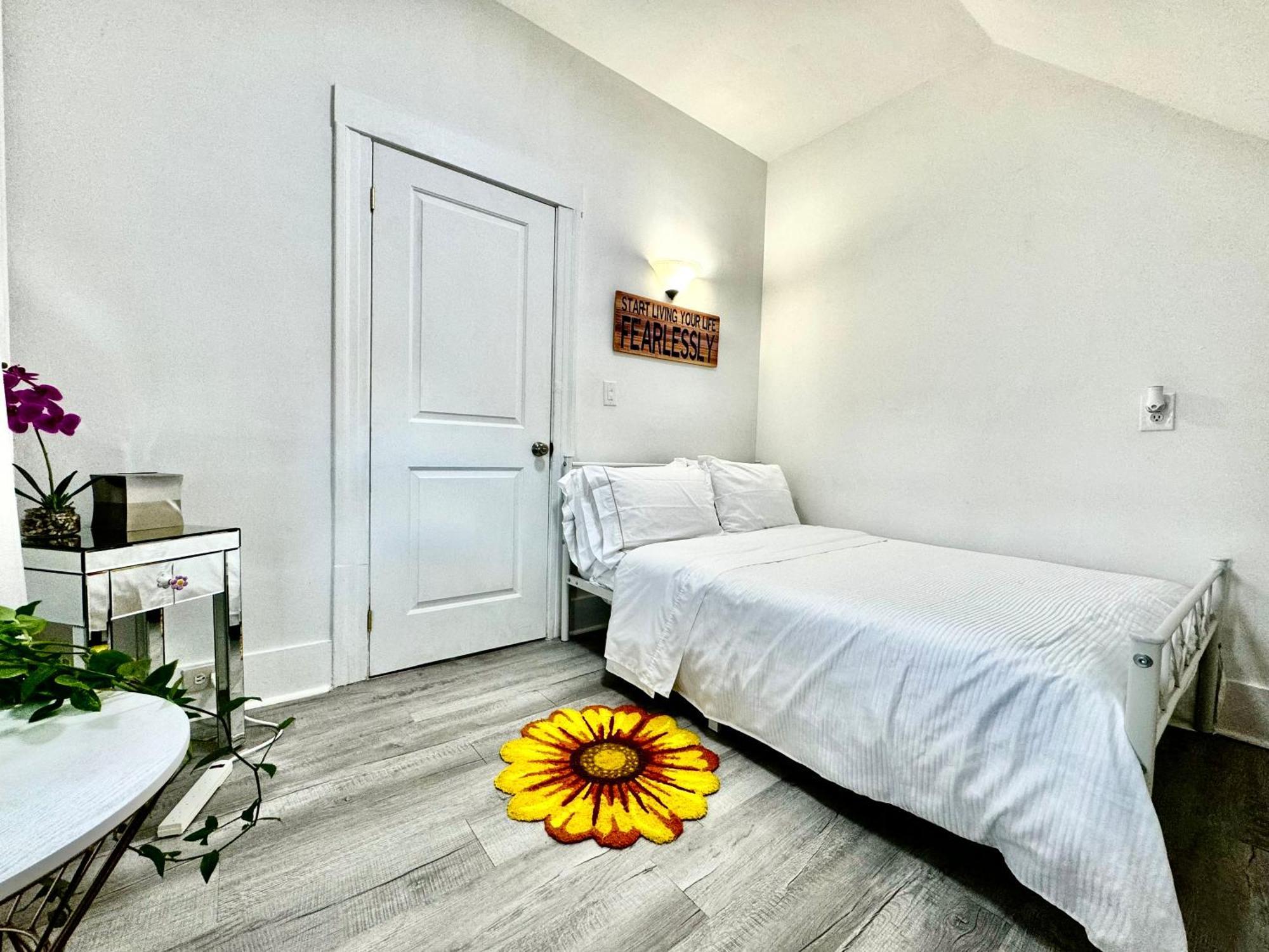 Seattle Home With 2 Bedrooms A King Bed Queen Bed And An Extra Sofa Bed Located 10 Minutes From Seatac Airport And 20 Minutes From Downtown Buitenkant foto