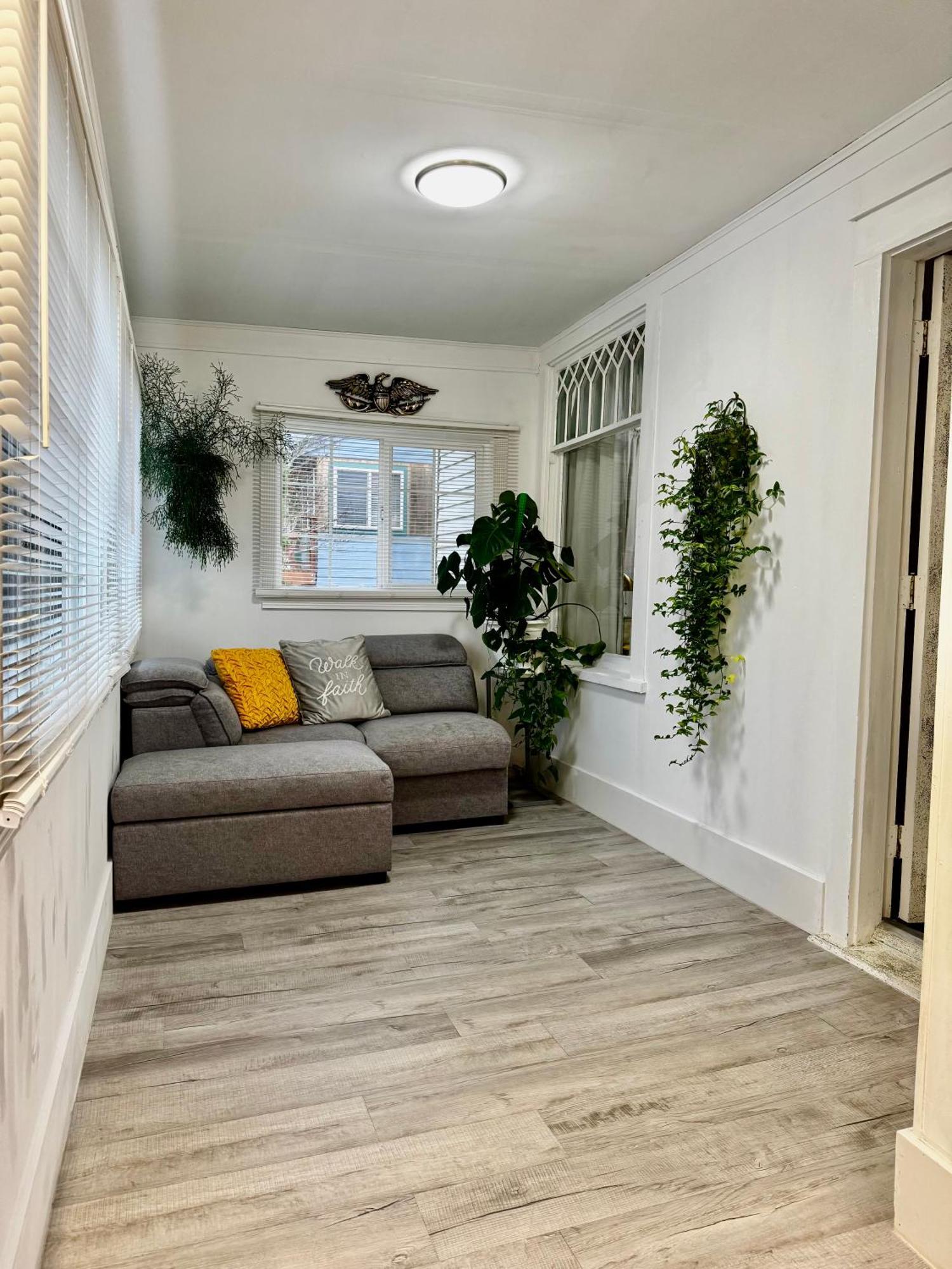 Seattle Home With 2 Bedrooms A King Bed Queen Bed And An Extra Sofa Bed Located 10 Minutes From Seatac Airport And 20 Minutes From Downtown Buitenkant foto